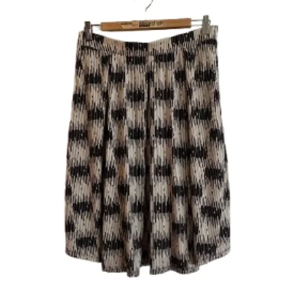 LuLaRoe Black and White Pleated Skirt - Size L - Picture 1 of 4